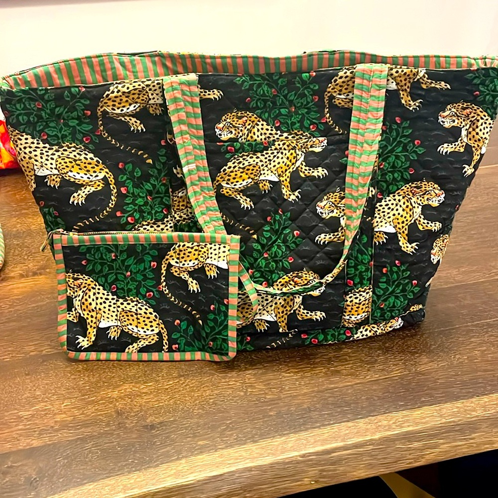 Printfresh large tote with mini bag included